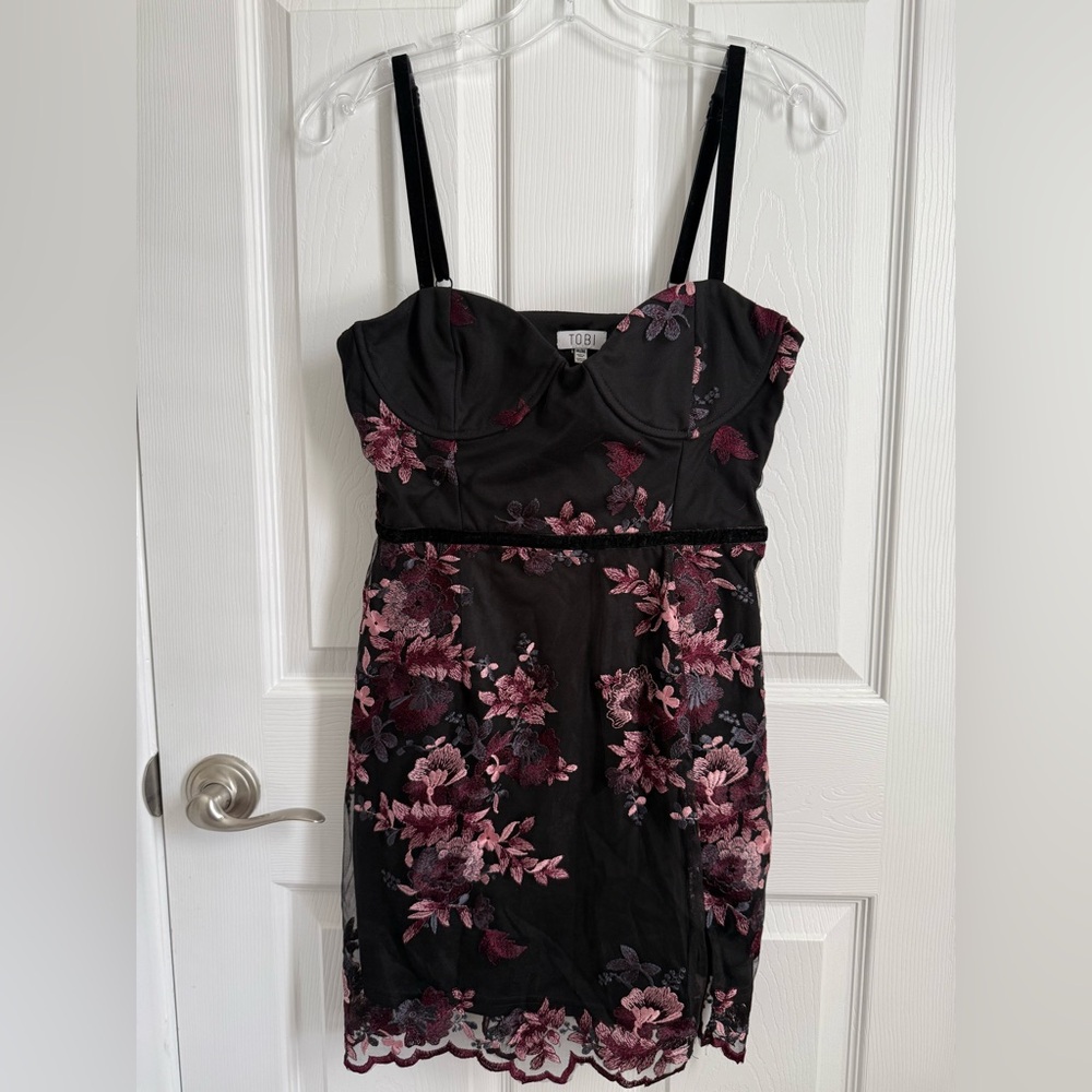 Elegant Tobi Black Dress with Pink Floral Design size medium